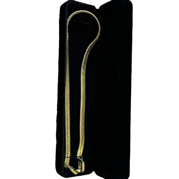 Givenchy Vintage Herringbone G Double Logo Clasp*Necklace*Gold Plated*Velvet Box - Picture 2 of 4